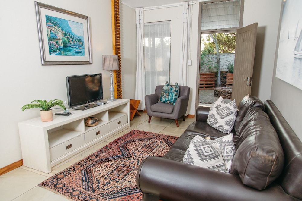 Biweda Nguni B&B 19/36