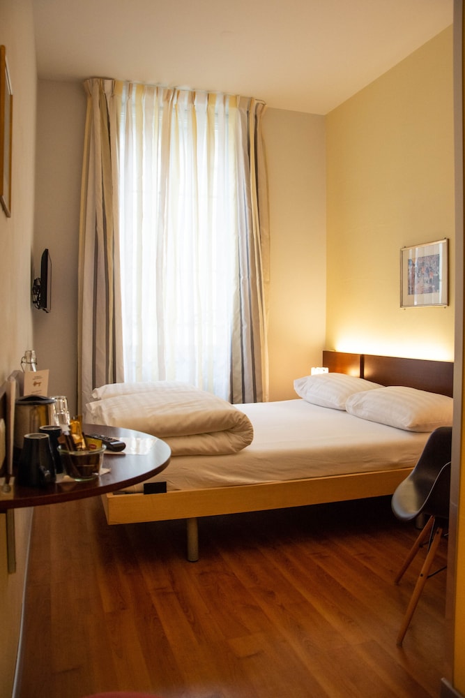 ECONOMY, DOUBLE BED