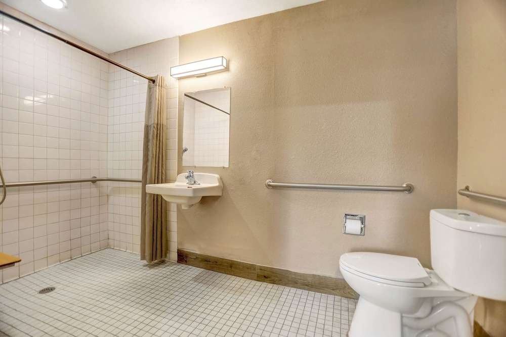 Motel6 San Bernardino, CA - North 52/58