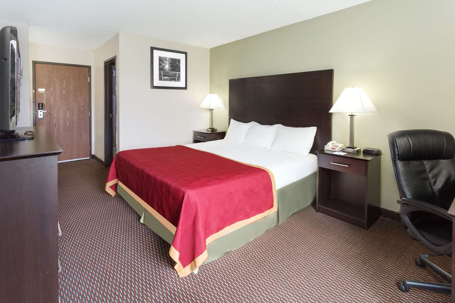 Baymont By Wyndham Beloit 10/34