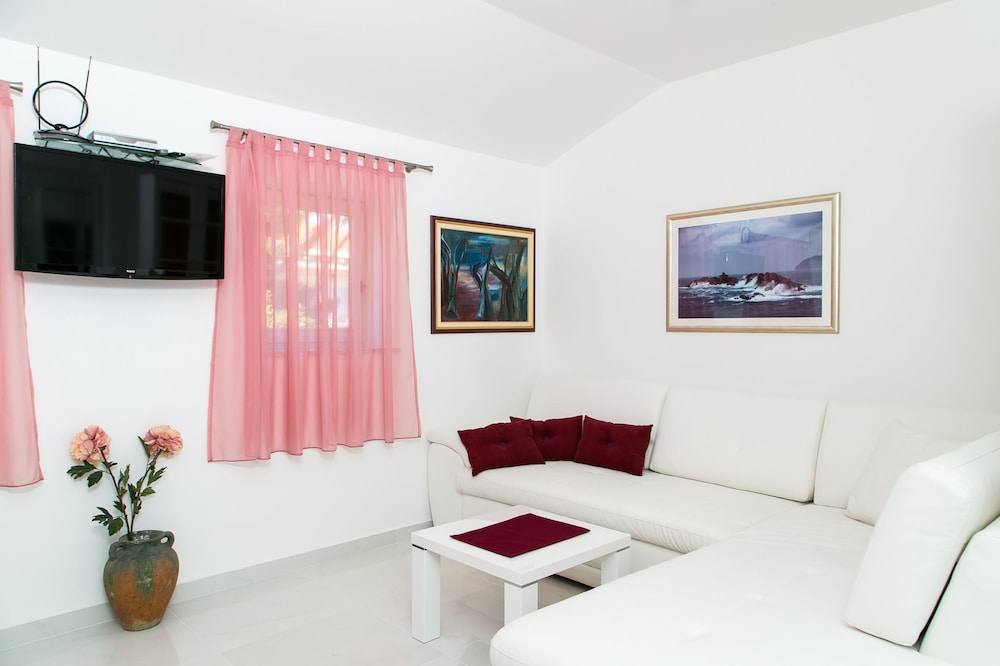 Apartments Mare 33/48