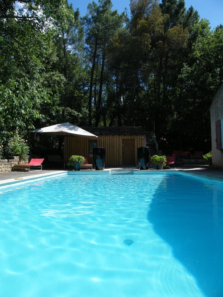 HOTEL DES PINS 15/21