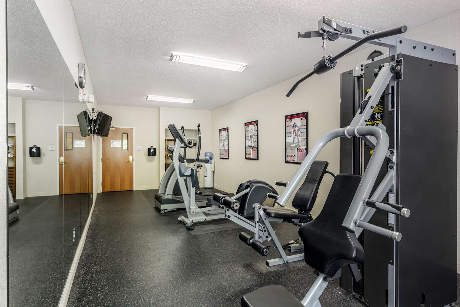 Best Western Plus New England Inn & Suites 12/20