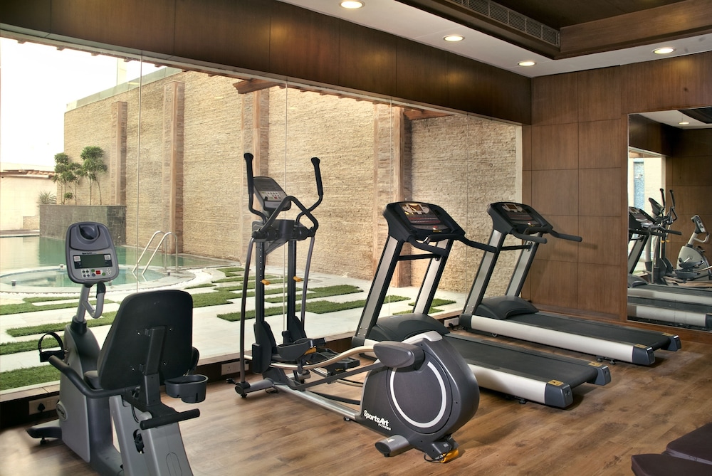 Savoy Suites Greater Noida 27/61