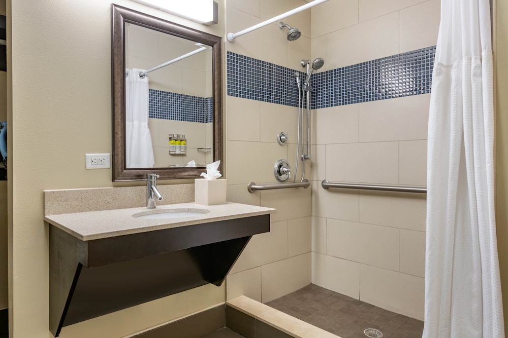 Staybridge Suites St. Petersburg FL 21/79