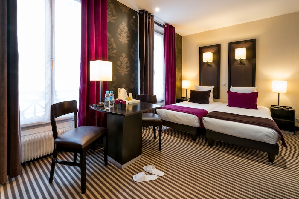 Hotel Pax Opera 9/63
