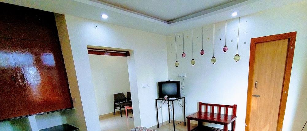 HOTEL SWARAJ RESORTS 62/73