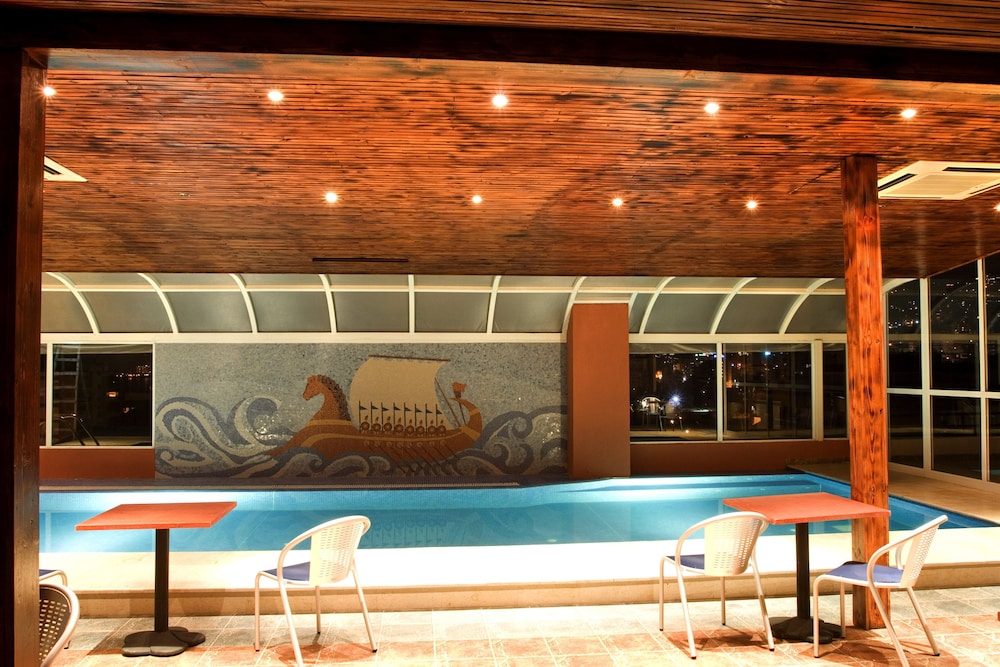 Madisson Hotel 35/60