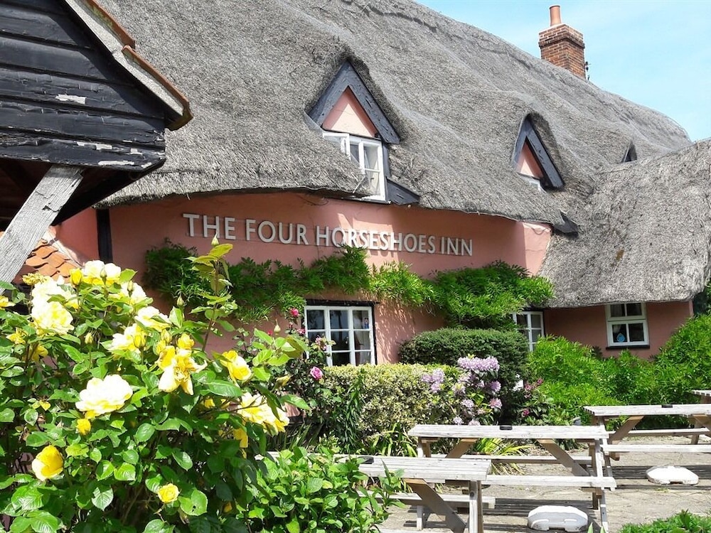 The Four Horseshoes 4/33
