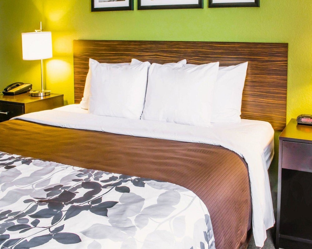 Sleep Inn & Suites Virginia Horse Center 19/53