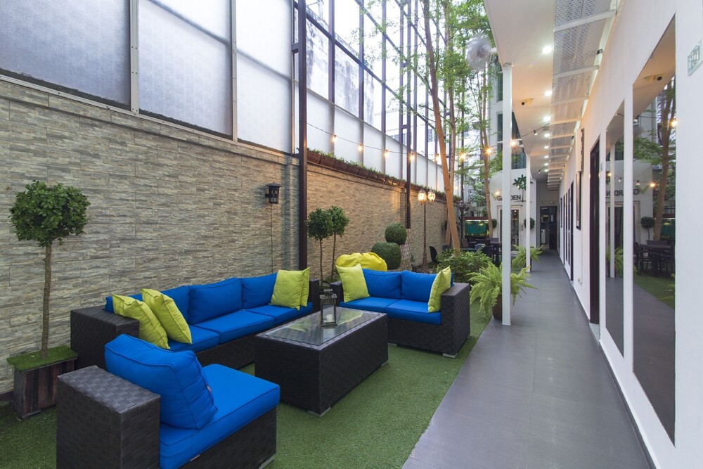 V GARDEN HOTEL 20/34