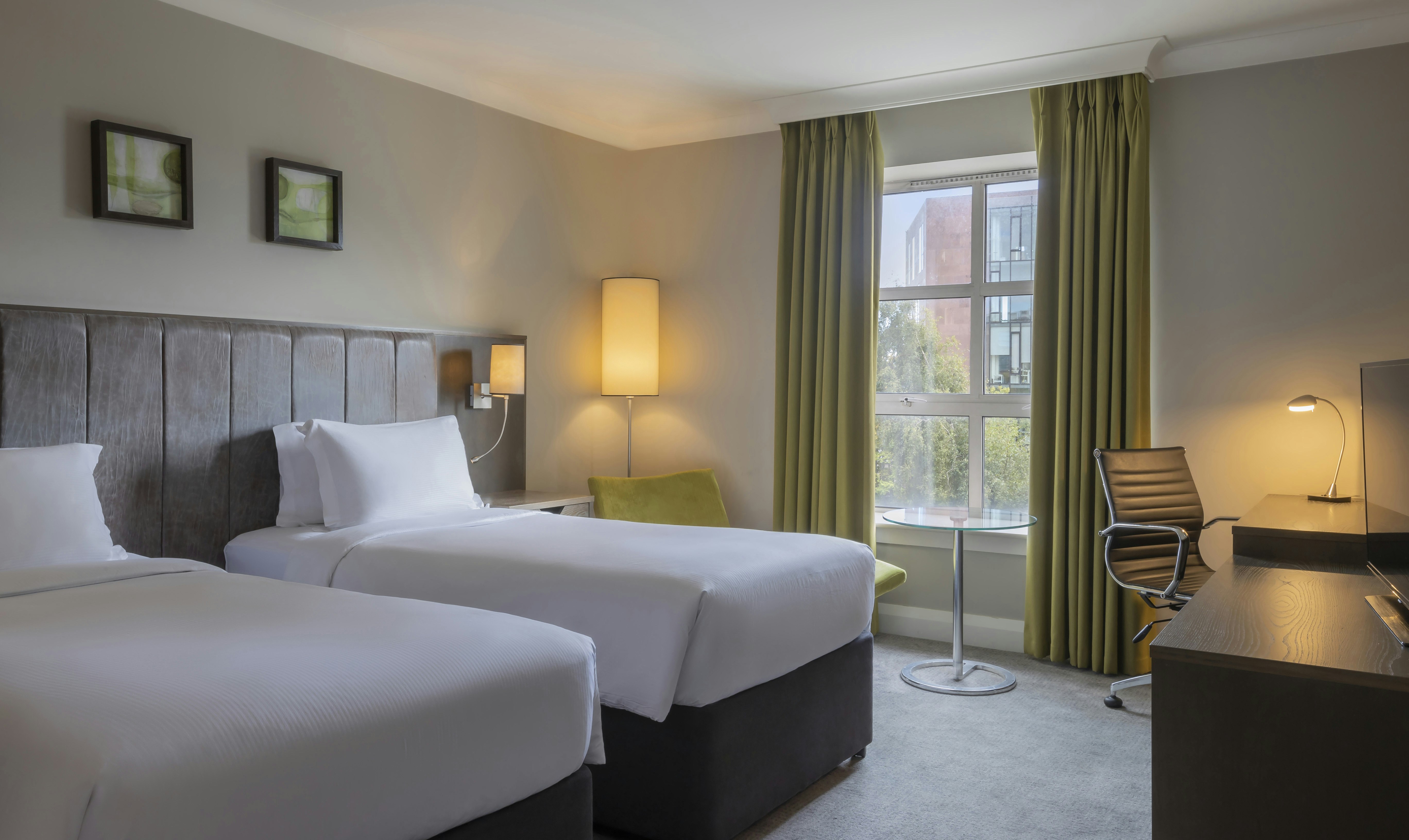 Standard, Twin Beds, Canal View