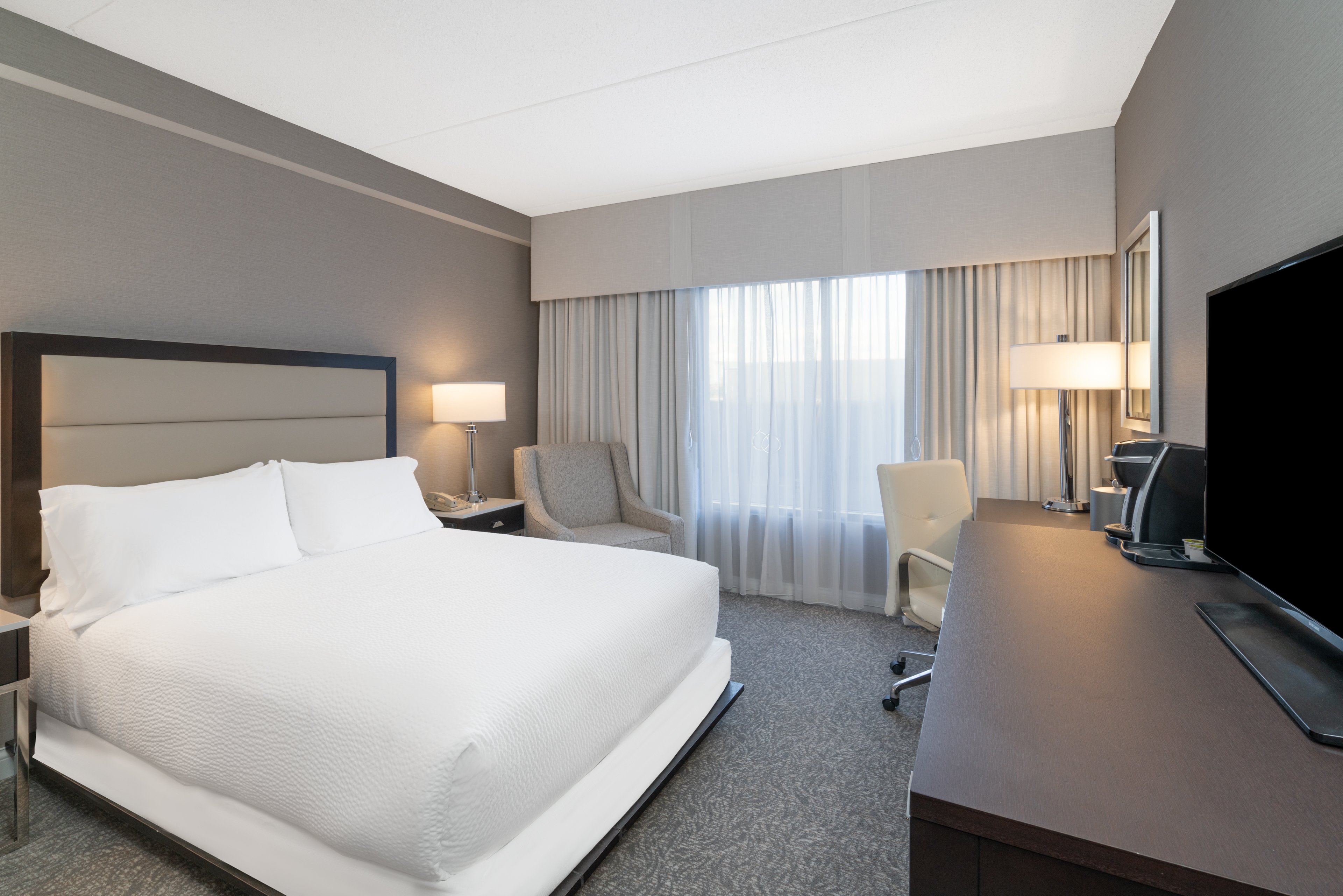 Leisure, King Bed، Holiday Inn Wilmington 3/10