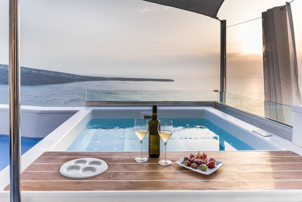 Hyperion Oia Suites 20/45