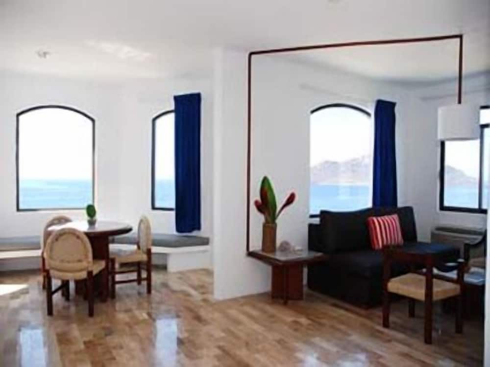 Gaviana Resort 50/69