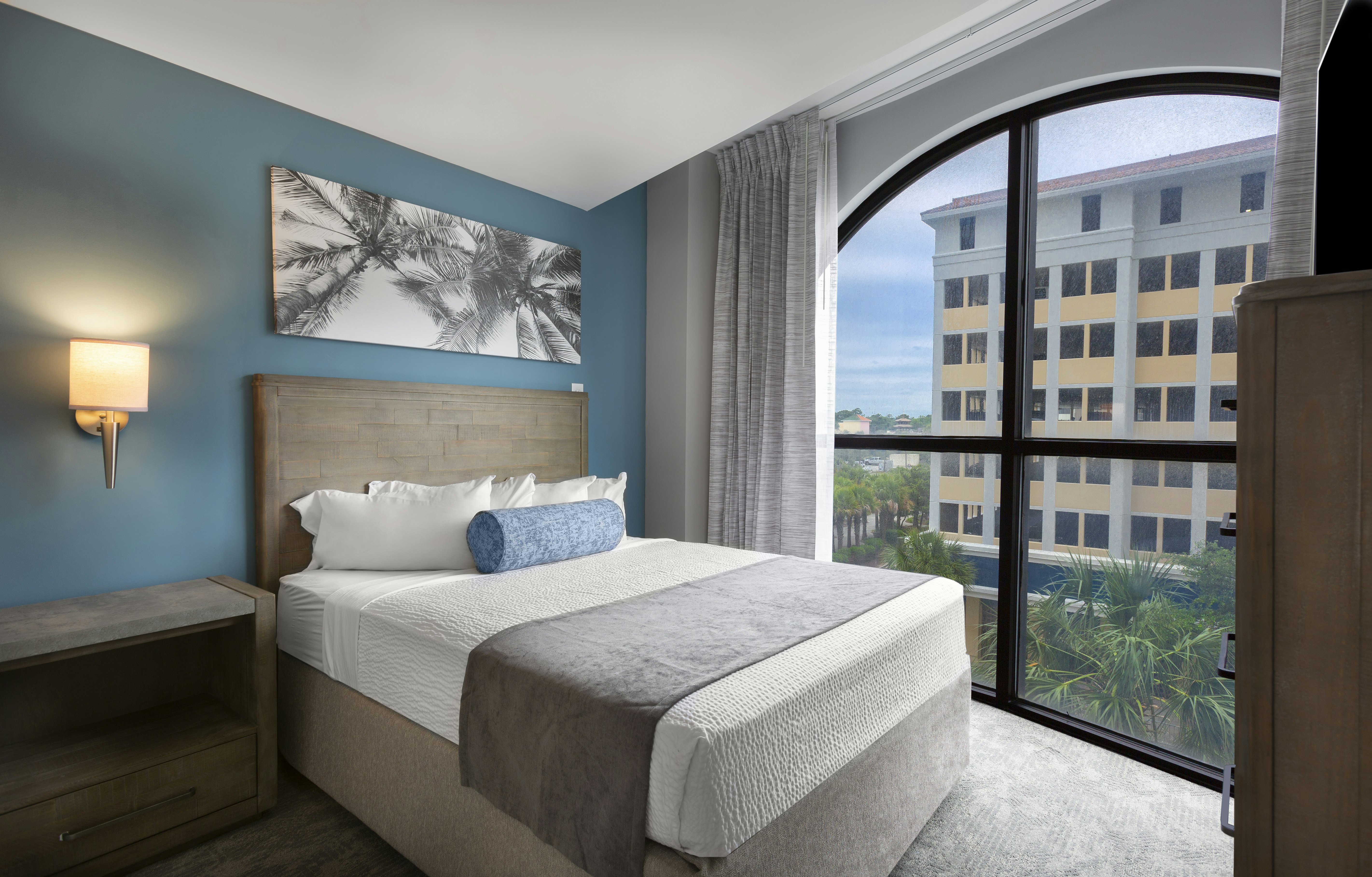 Breakers Resort 25/80