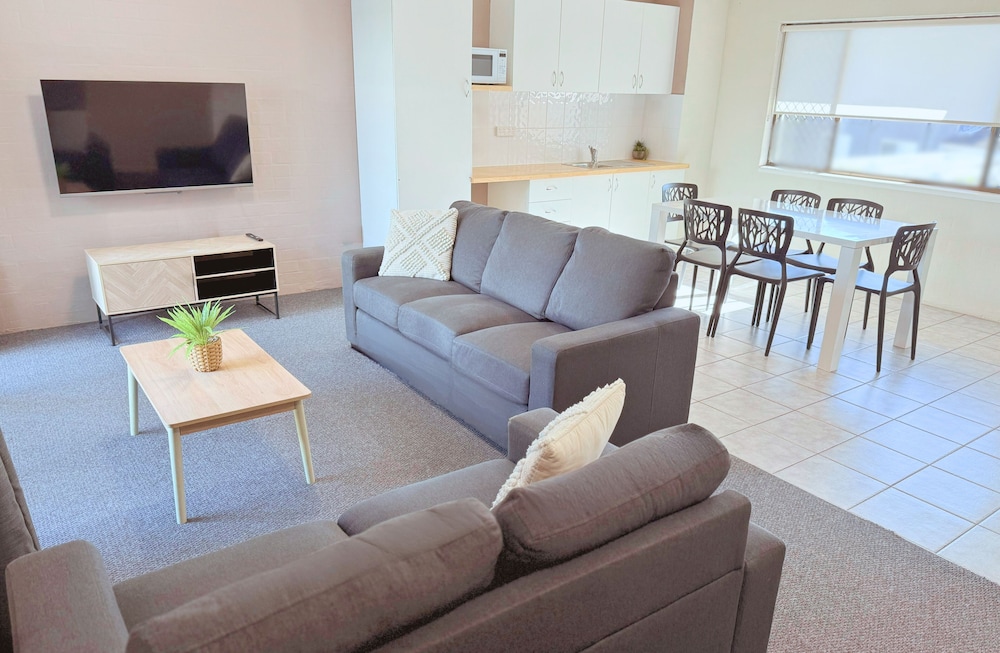 YAMBA SUN MOTEL 44/60