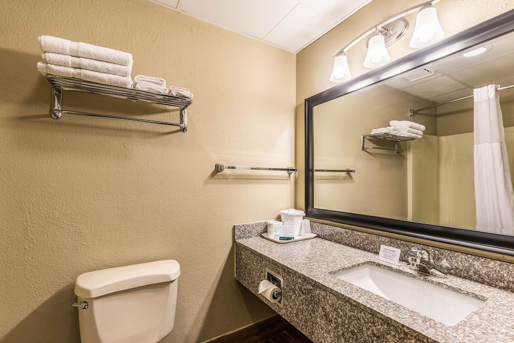 Quality Inn West Plains MO 16/42