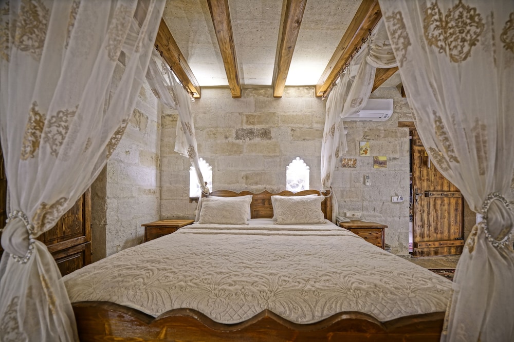 Maccan Cave Hotel 15/70