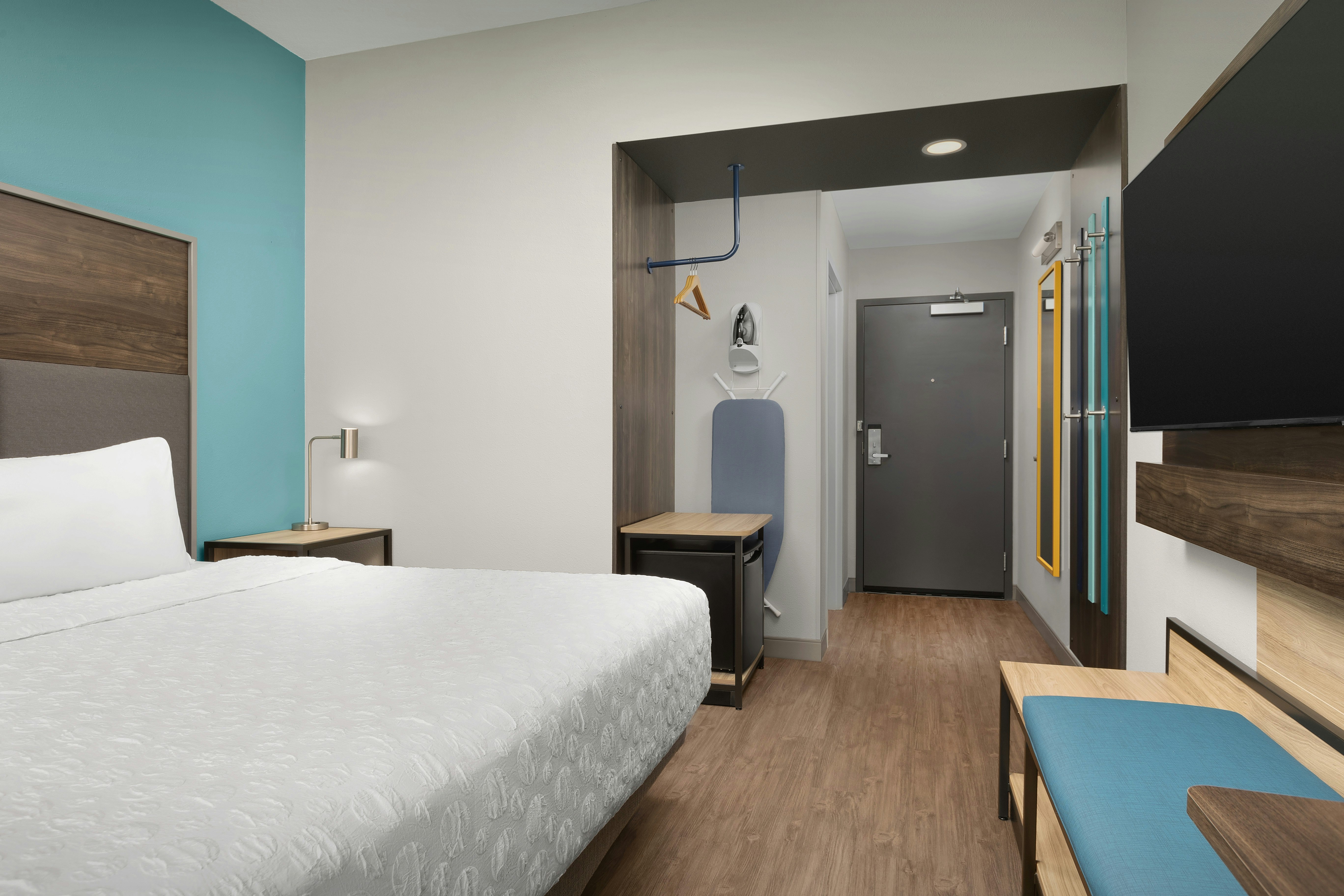 ROOM, KING BED