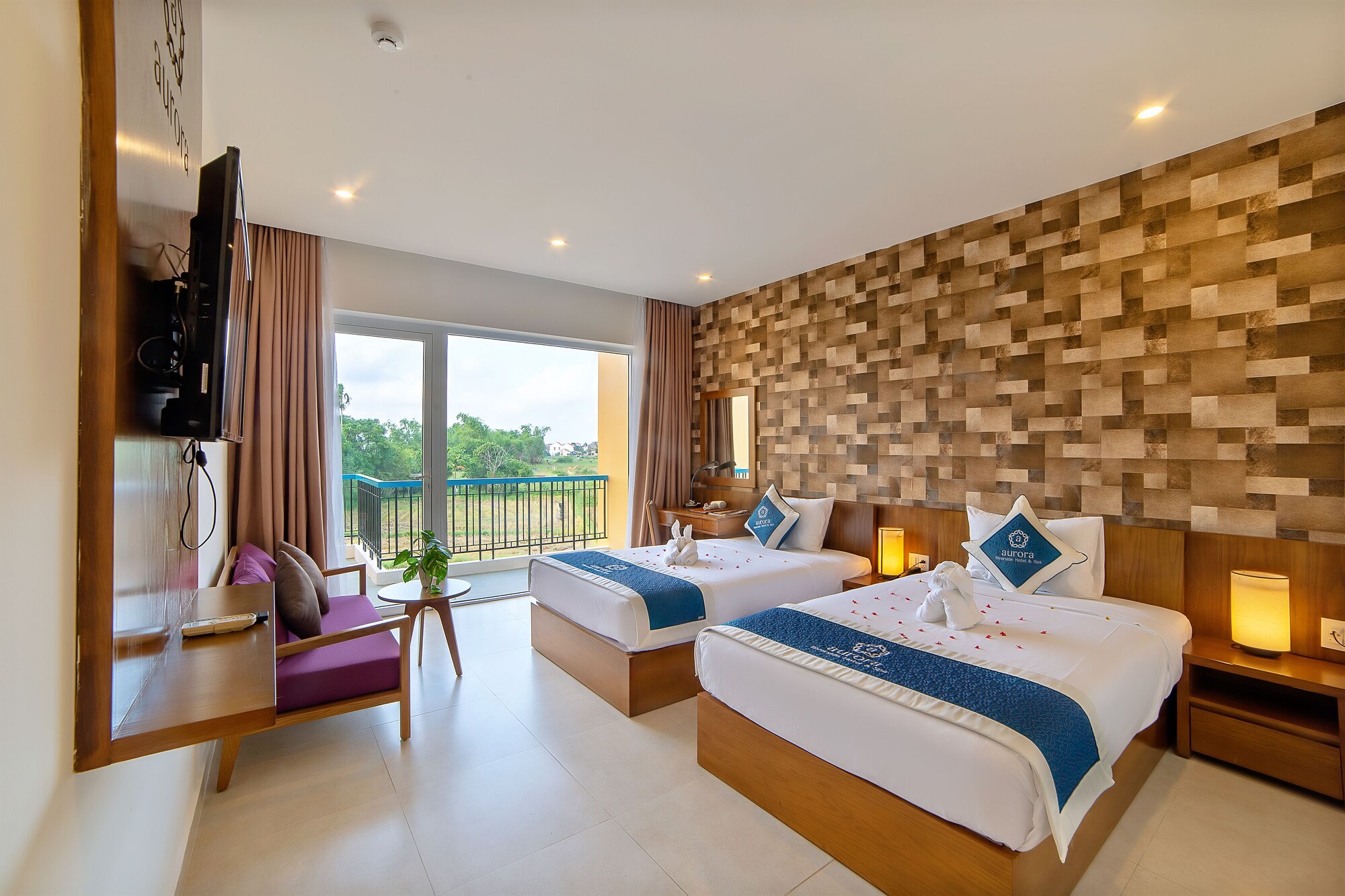 DELUXE, TWIN BEDS