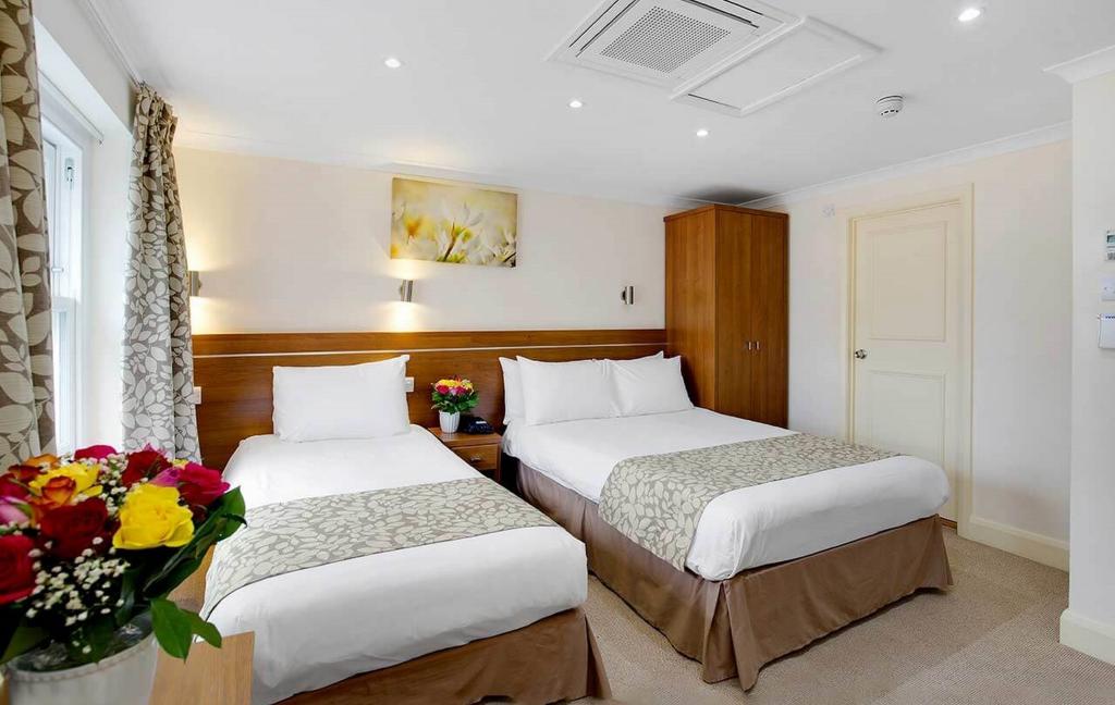 ROOM, TRIPLE