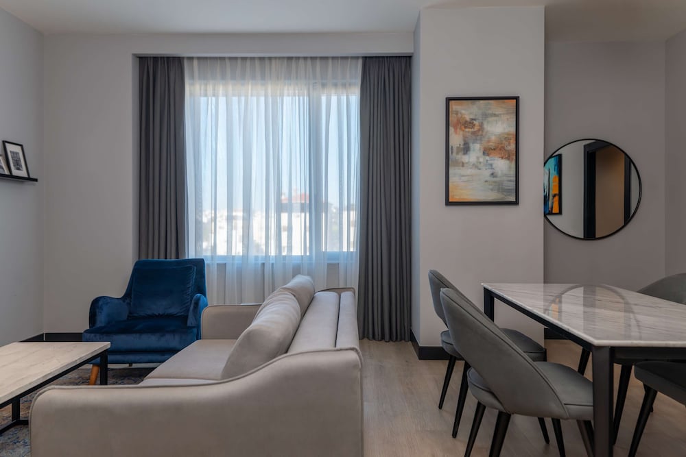 Radisson Blu Hotel Amman, Galleria Mall 31/50