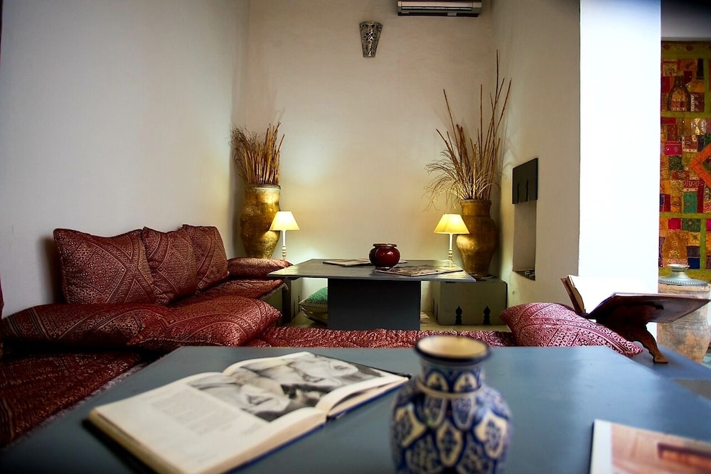 Riad Safir 33/49