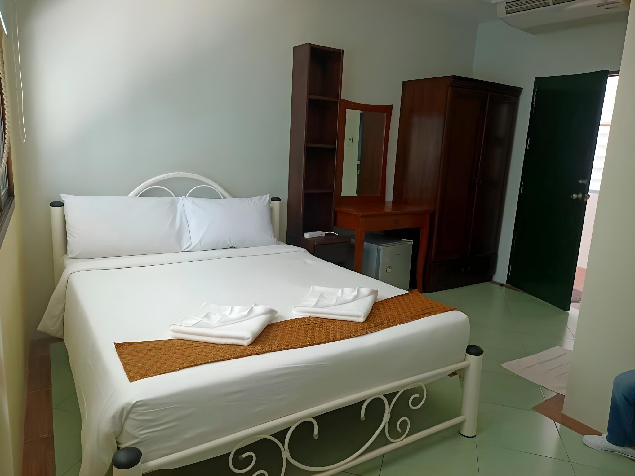 Studio, Double Bed