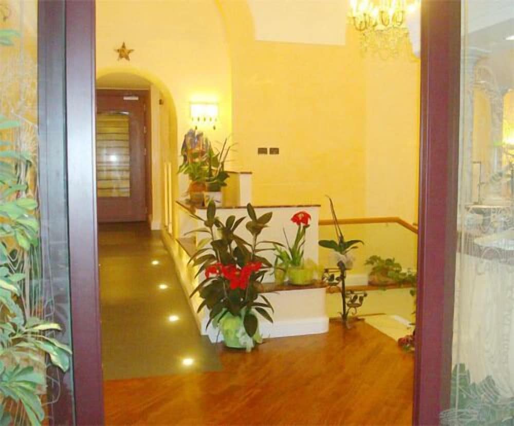 Hotel Dina 13/53
