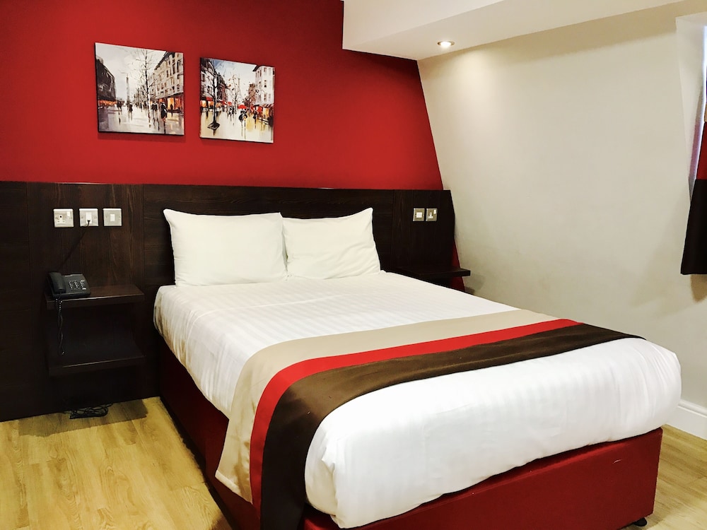 Royal Cambridge Hotel 24/61