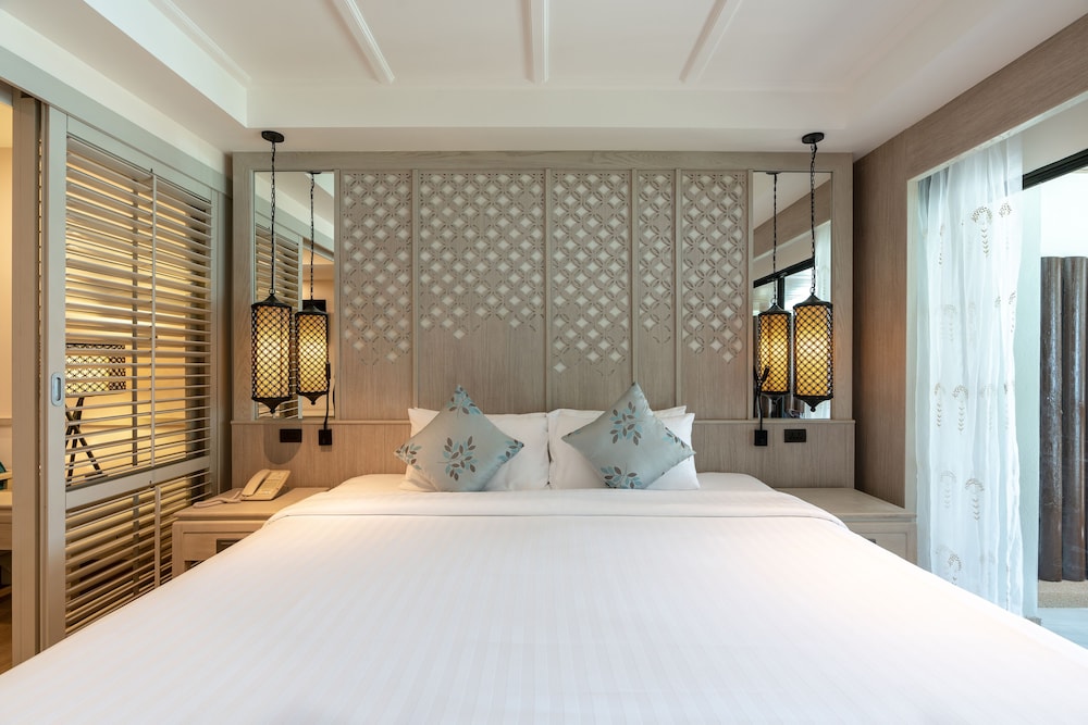 Katathani Phuket Beach Resort 23/66