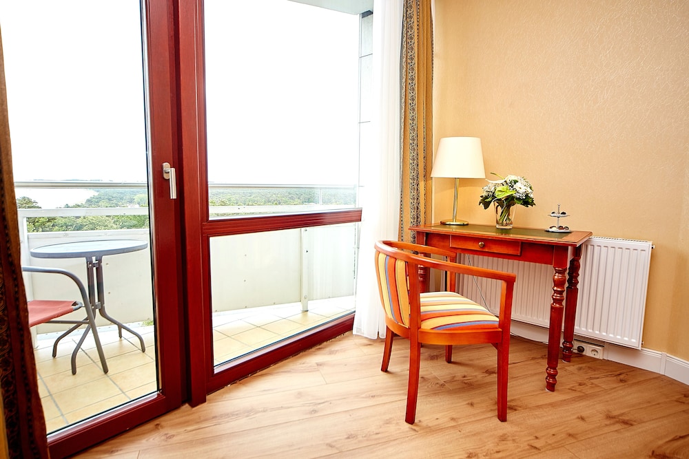 Cliff Hotel Rugen Resort Spa 56/72