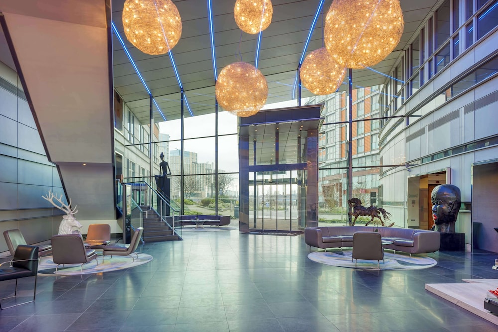 Radisson Blu Hotel, London Canary Wharf East 12/74