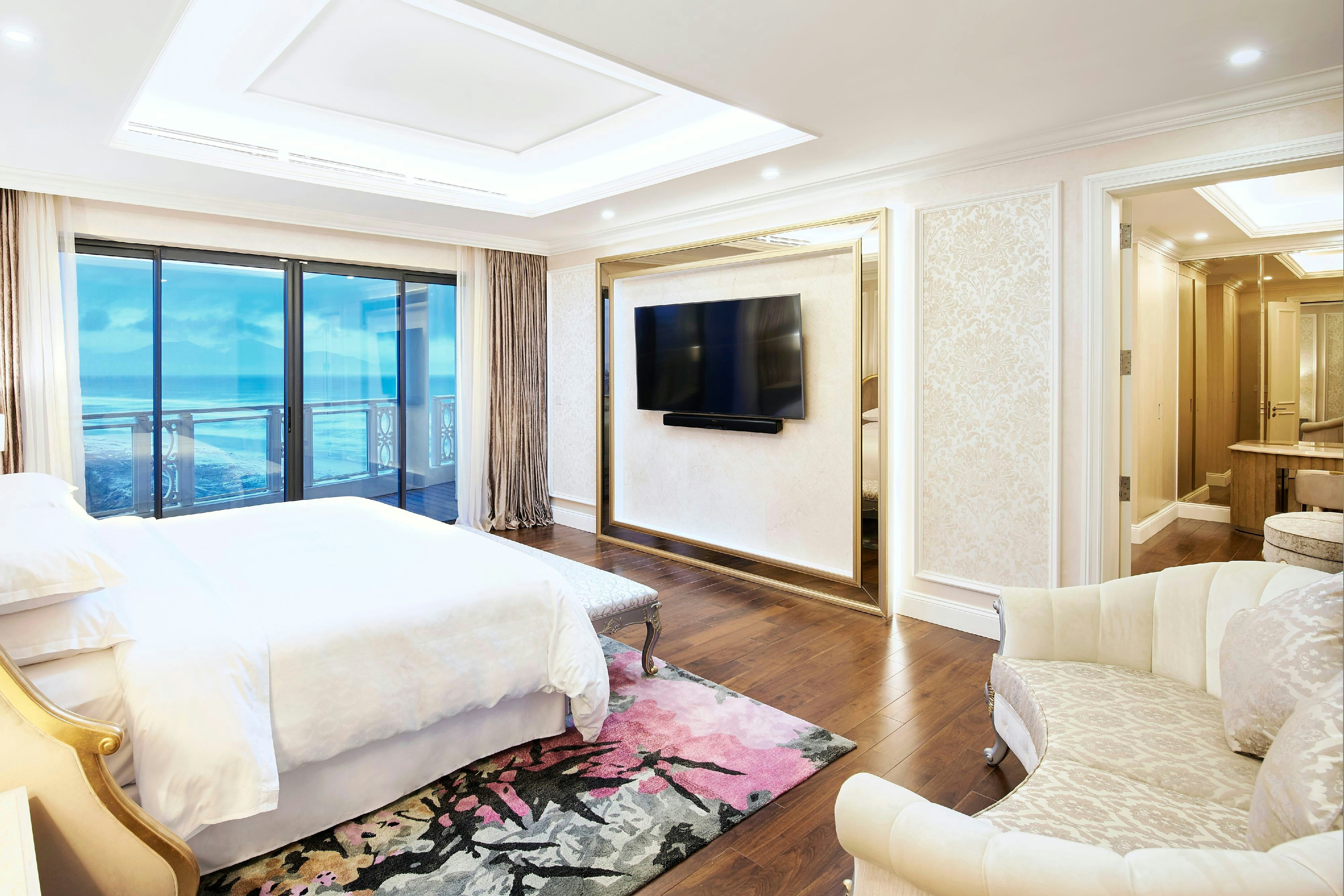 Sheraton Grand Danang Beach Resort and Spa 12/47