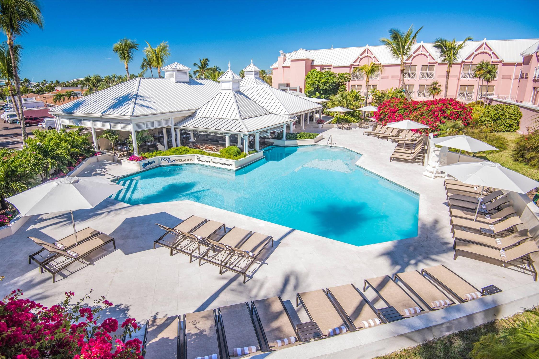Comfort Suites Paradise Island 54/55