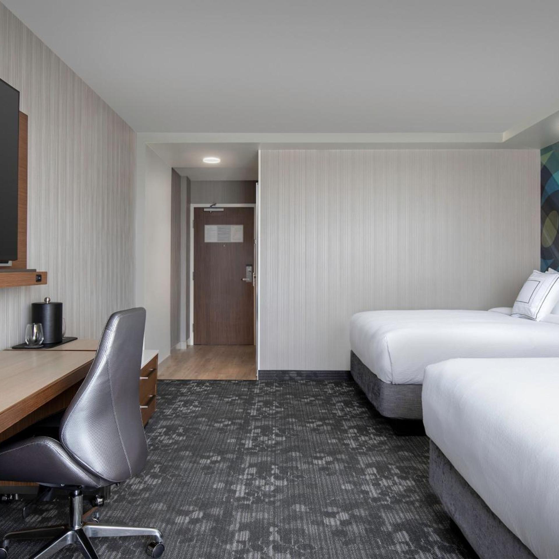 غرفة قياسية بسريرين كوين بإطلالة على المدينة، Courtyard By Marriott Nanaimo 4/10