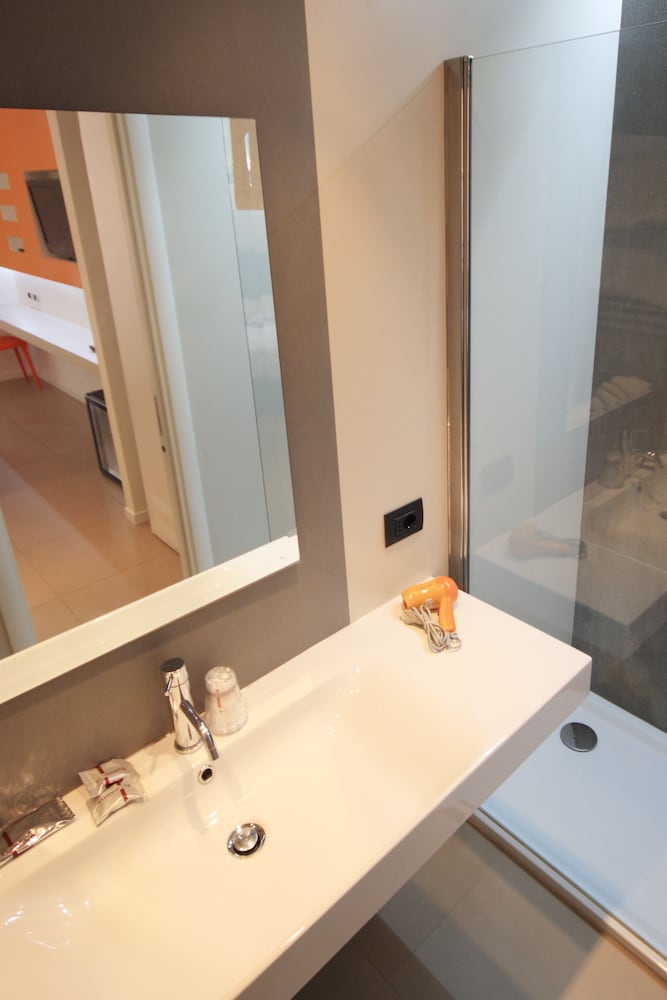 Manin Suites 45/51