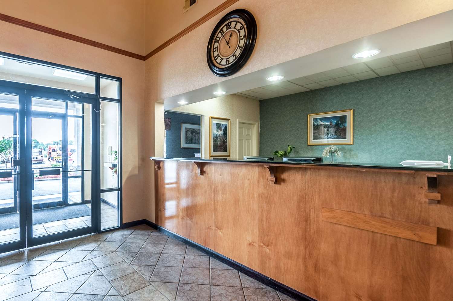 Econo Lodge Inn & Suites Middletown - Winchester South 4/31
