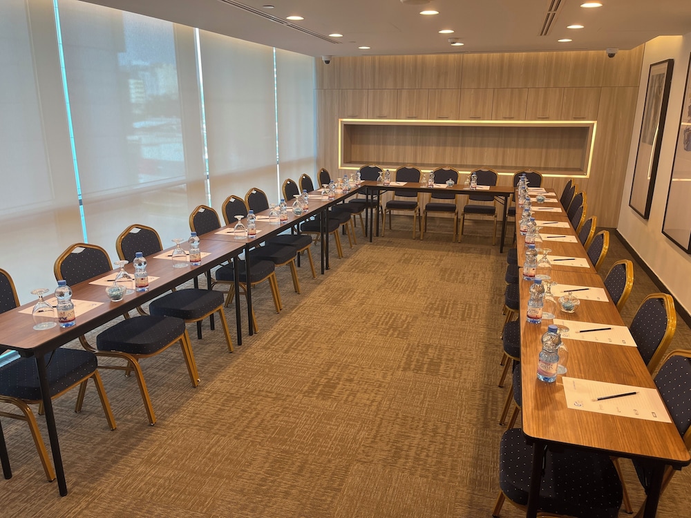 C - Hotel and Suites Doha 37/50