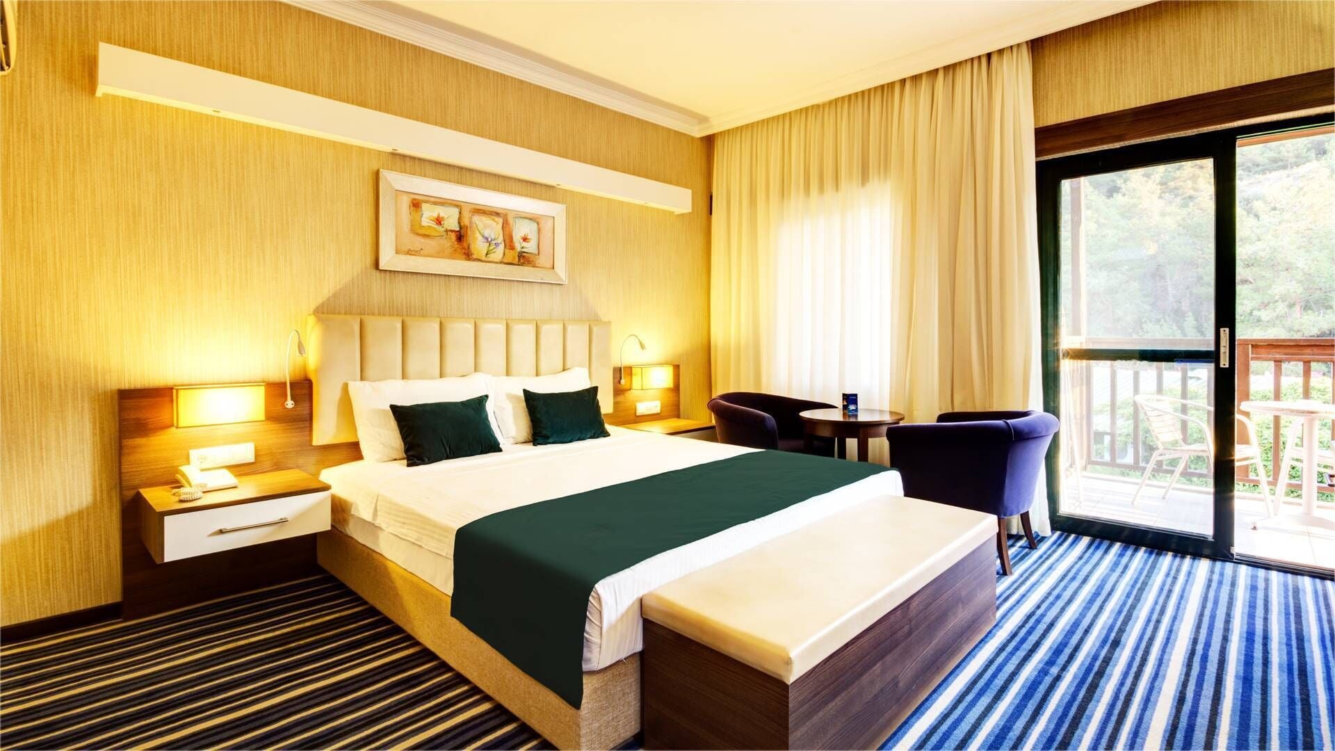 2 Bedrooms, Family Suite, Double and Twin Beds, Murphy Bed
