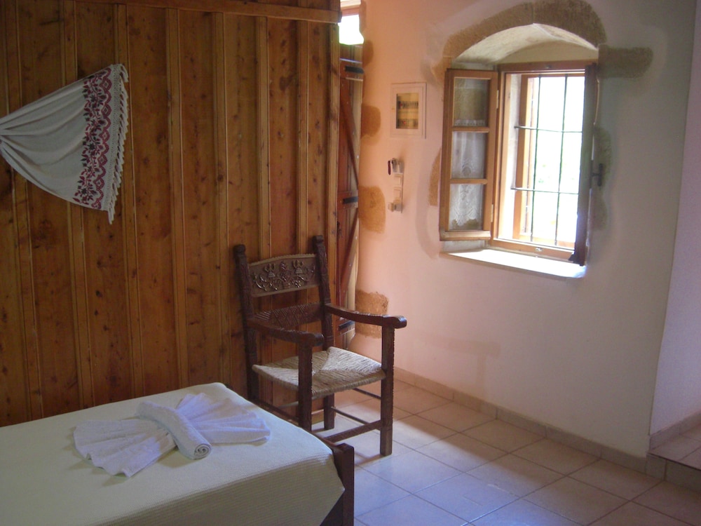 Patriko Traditional Residence 18/50
