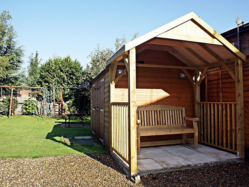 The Apple House 23/49