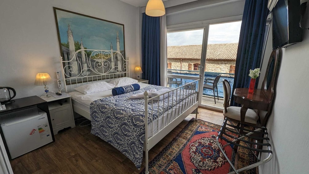 Urkmez Hotel 23/50