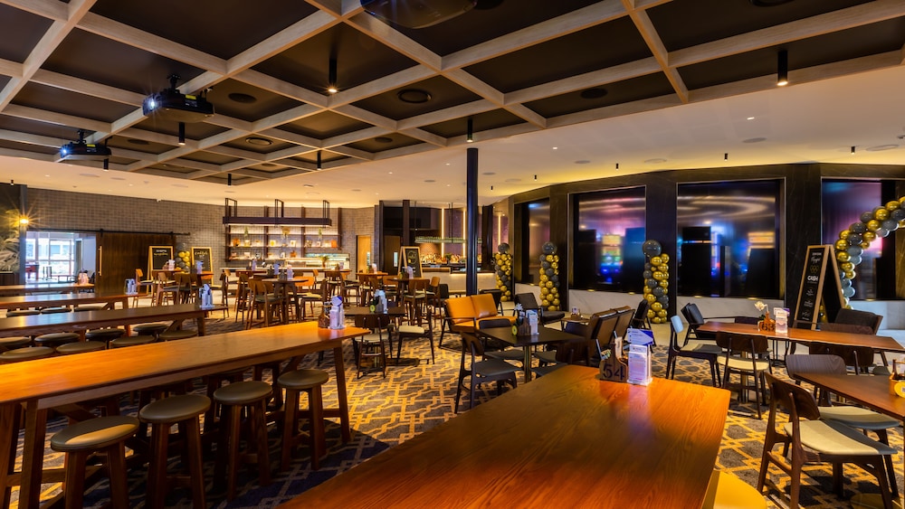 Sunnybank Hotel 24/30