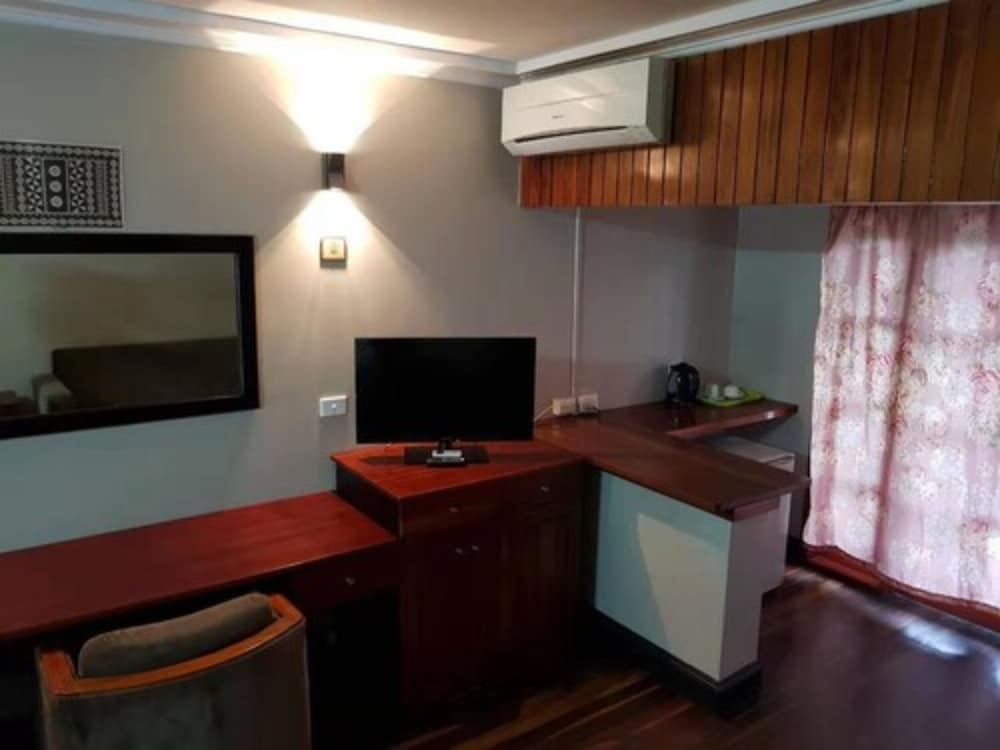 Southern Cross Hotel Fiji 37/57