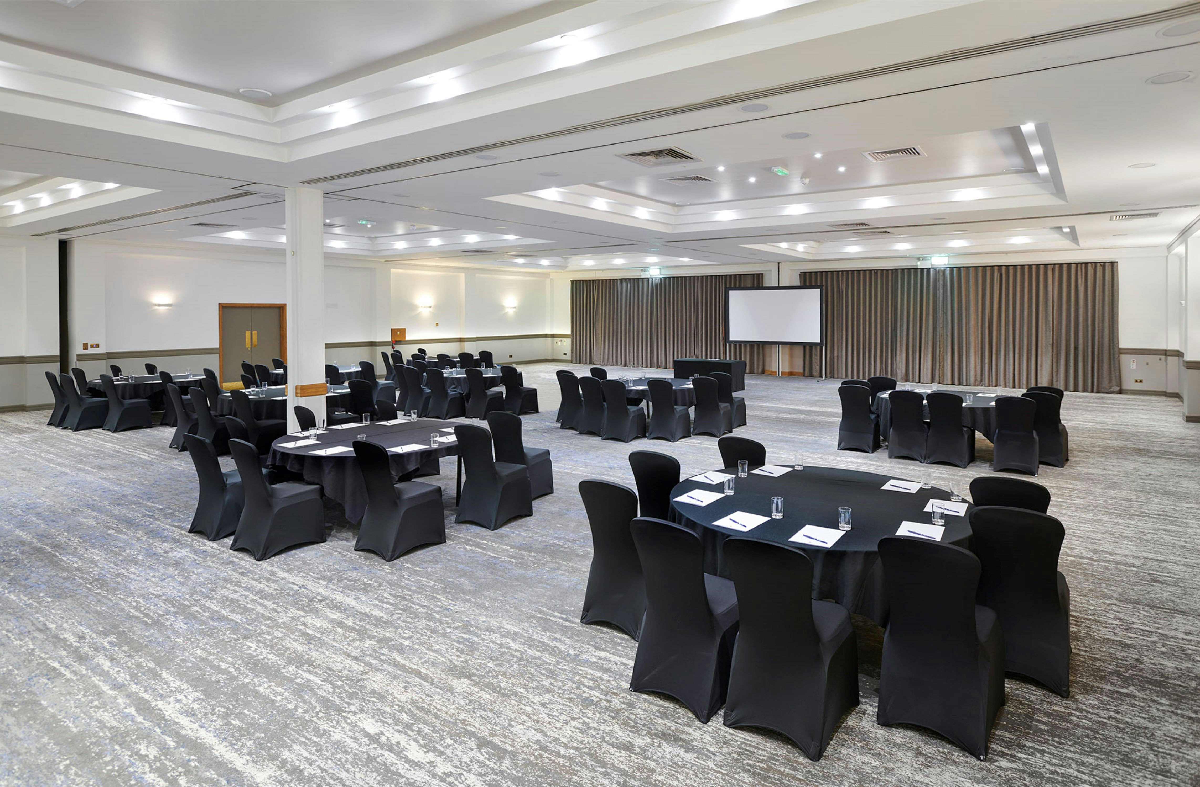 DoubleTree by Hilton Swindon 24/27
