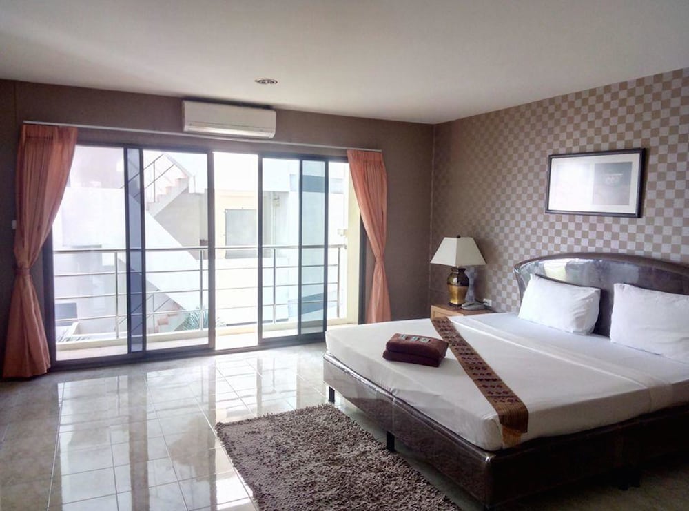 Pearl Place Hotel 29/48