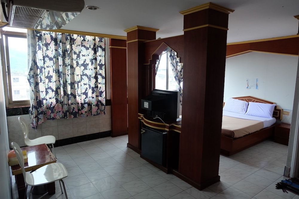 Satit Padang Hotel 11/19