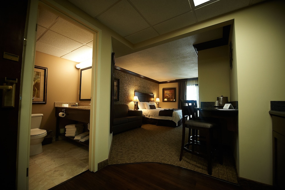 Fourwinds Lakeside Inn Marina 35/48